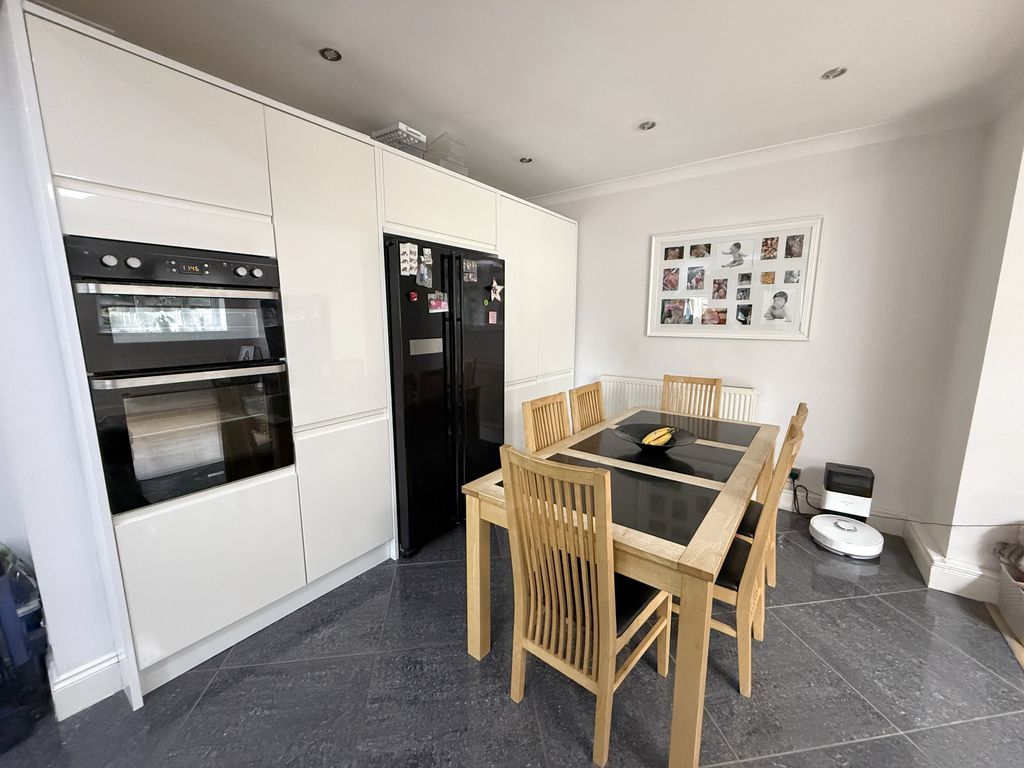 Property photo 3 of 14 Kitchen/Diner