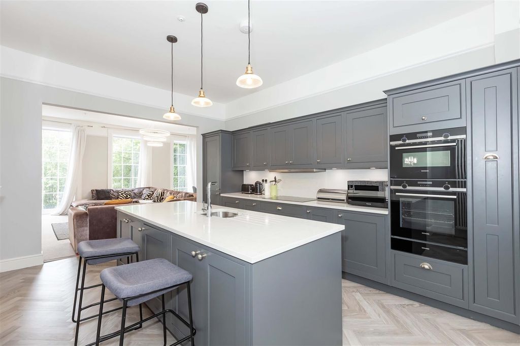 Property photo 2 of 26 The Steyne_37.Jpg