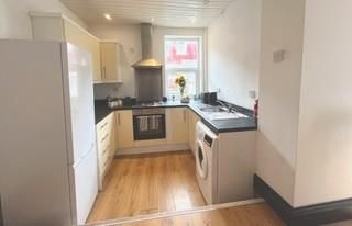Property photo 3 of 10 Kitchen.Jpg