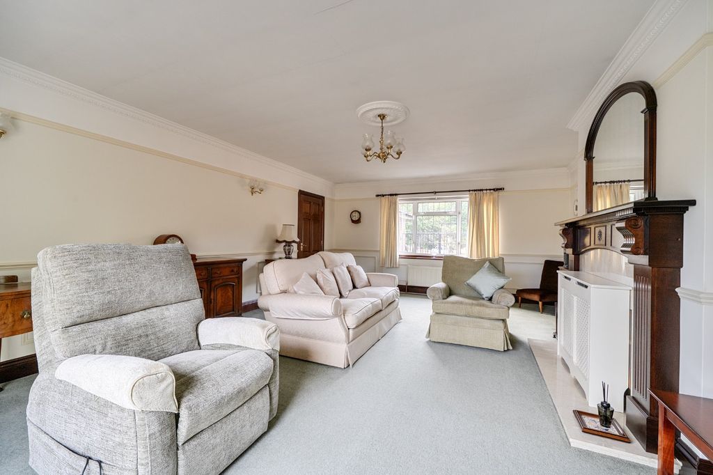 Property photo 2 of 15 Picture No. 14