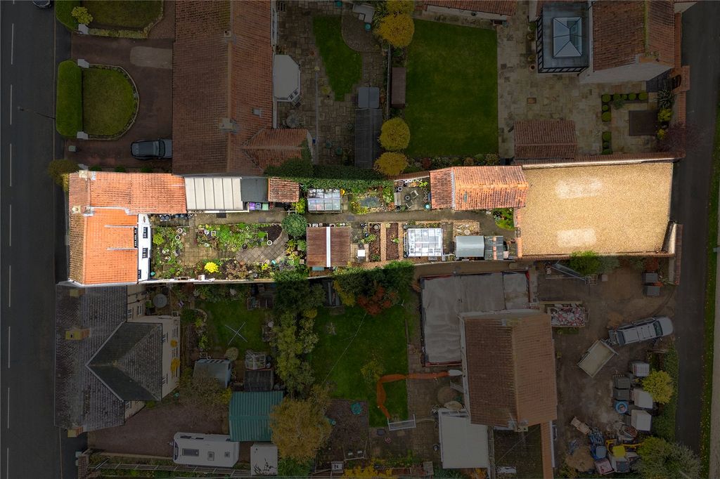 Property photo 2 of 28 Outside