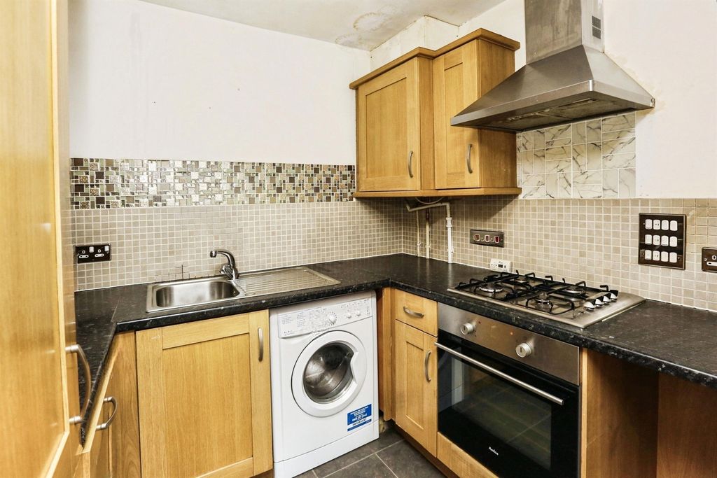 Property photo 3 of 14