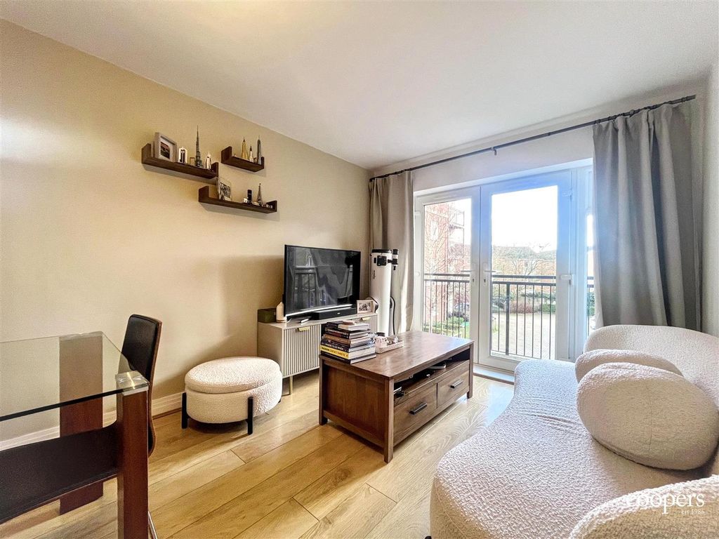 Property photo 2 of 12 Lounge (3).Jpg