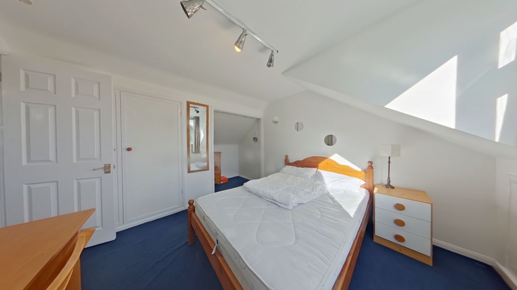 Property photo 2 of 6 Bedroom 1