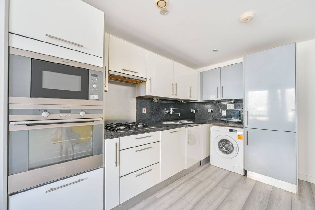 Property photo 2 of 9