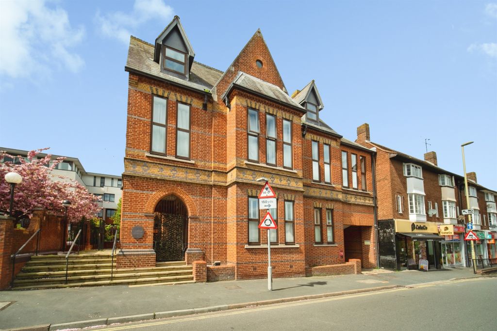 Property photo 1 of 8