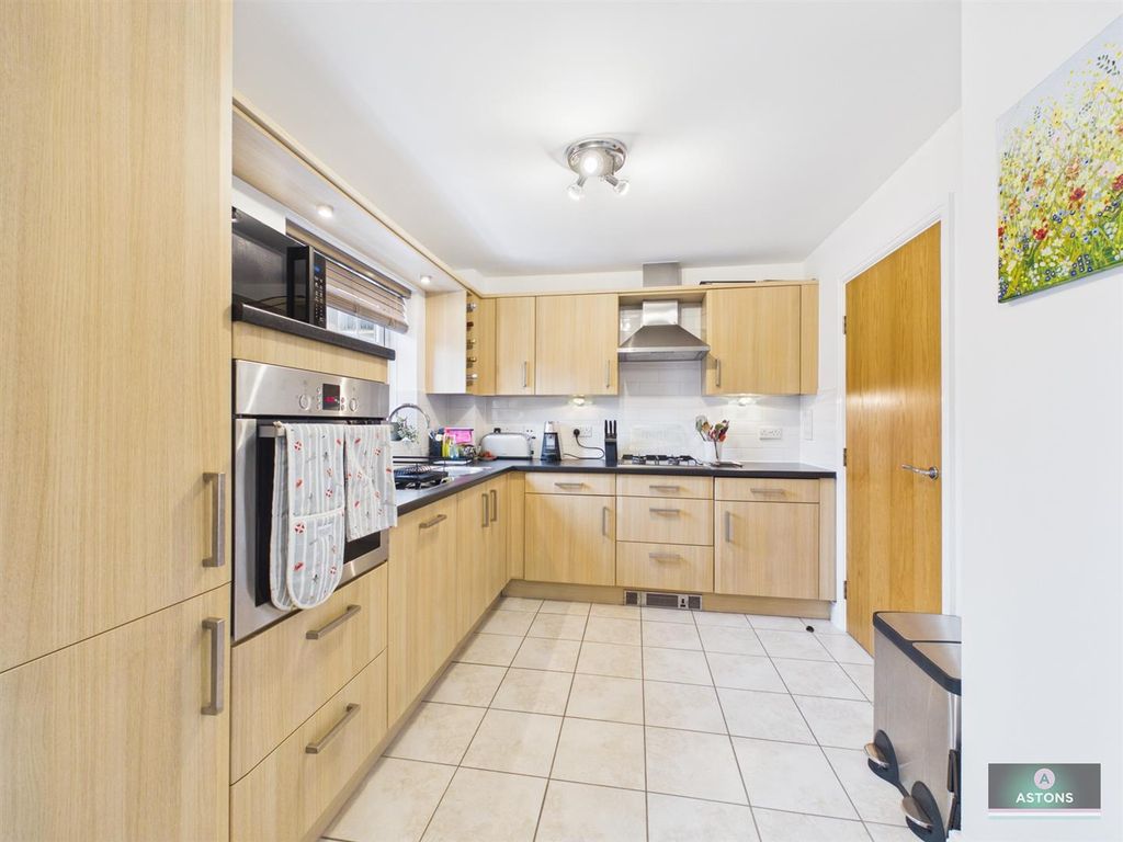 Property photo 3 of 17 Cam02067G0-Pr0292-Still010.Jpg