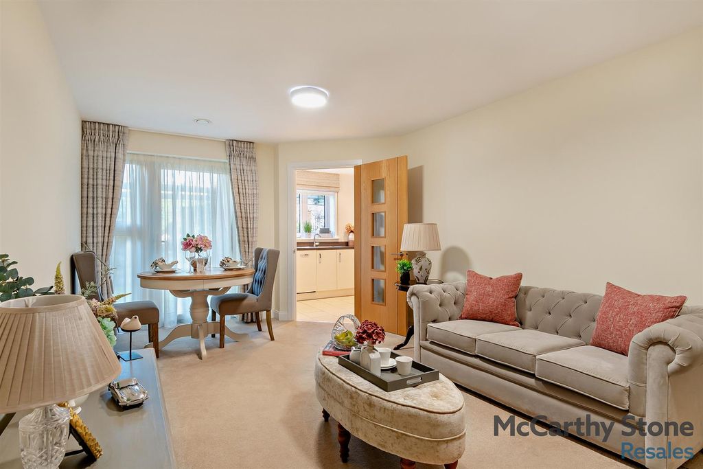 Property photo 1 of 12 8673256-Interior19-800.Jpg