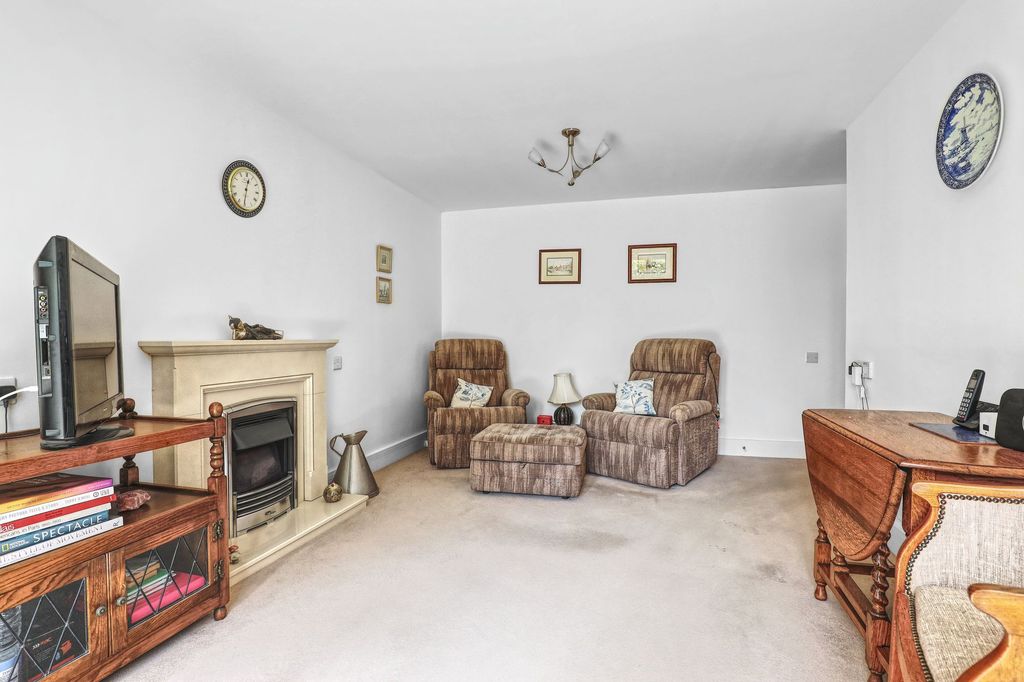 Property photo 3 of 8