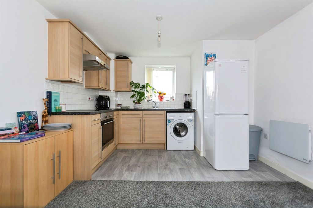 Property photo 3 of 20