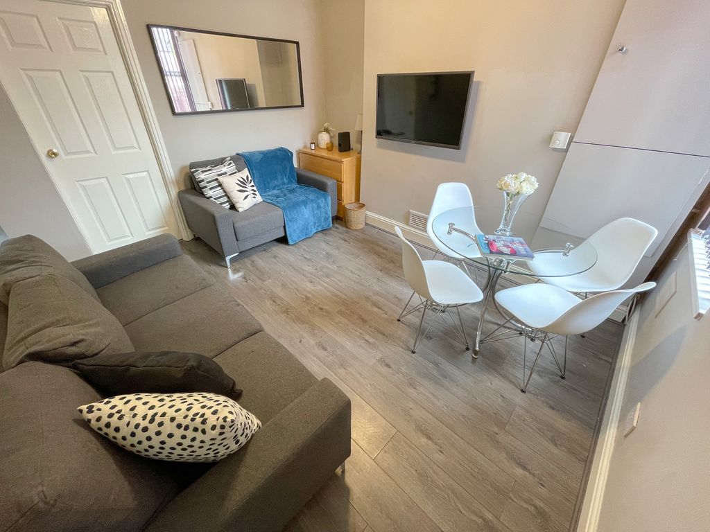 Property photo 2 of 7 51 Taunton(1)