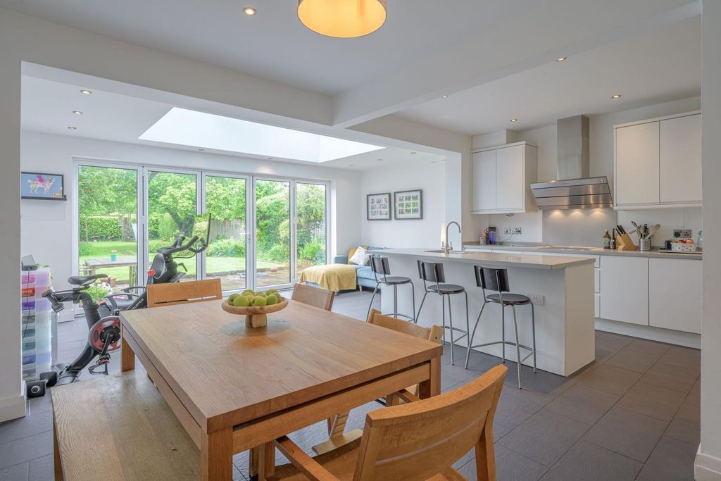 Property photo 3 of 31 Open Plan Living 1
