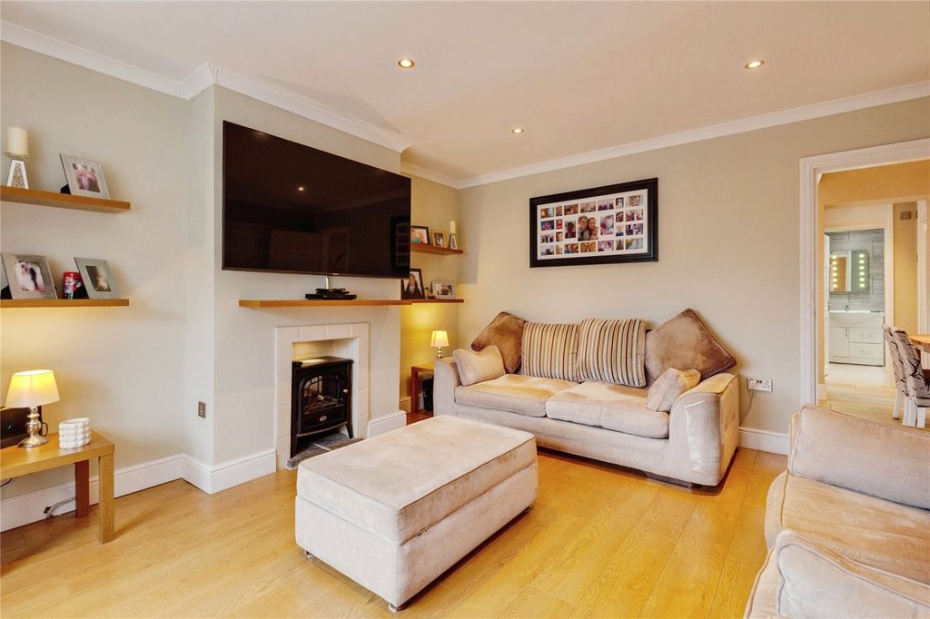 Property photo 2 of 17 Picture No. 01