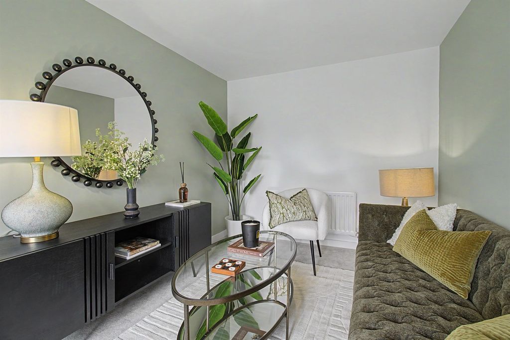 Property photo 2 of 7 Living Room