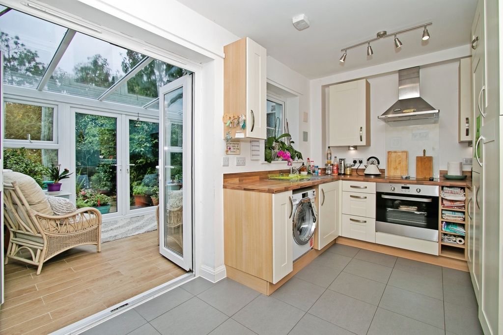 Property photo 3 of 16 Photo