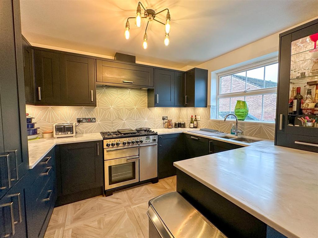 Property photo 2 of 25