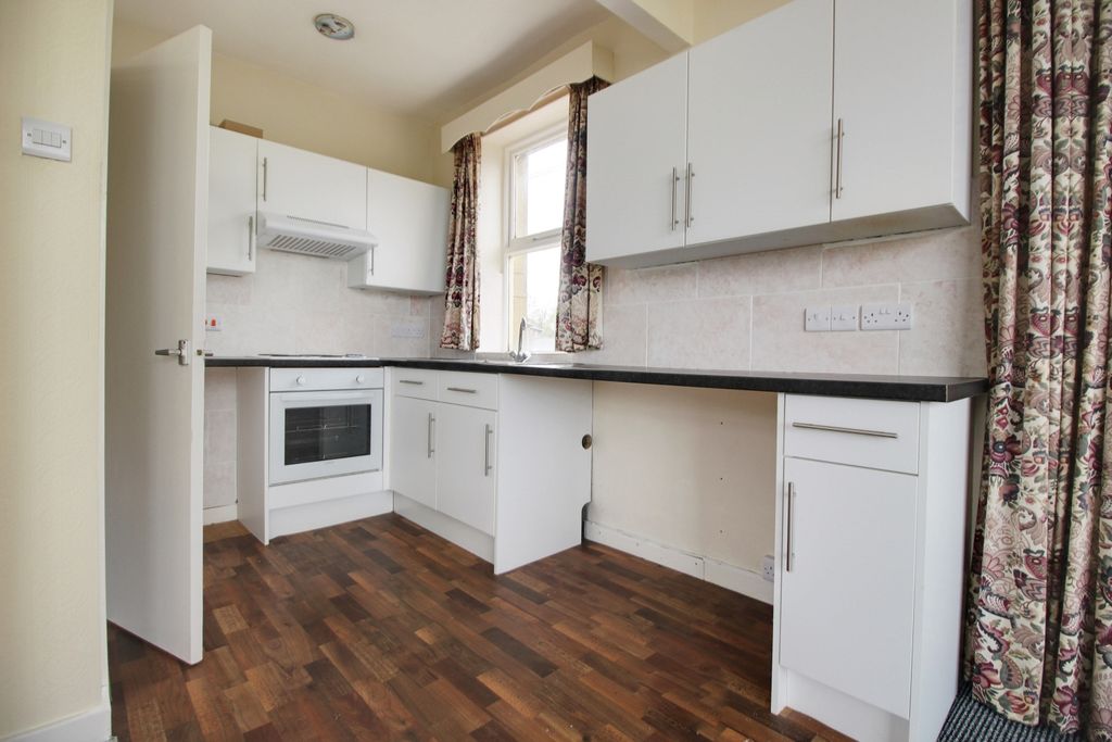 Property photo 3 of 6 Ewemove Harrogate Kitchen