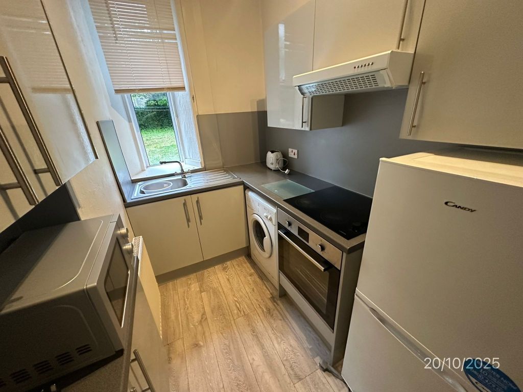 Property photo 2 of 8 Kitchen