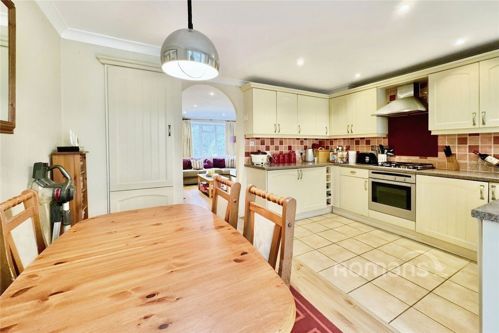 Property photo 2 of 10 Picture No. 29