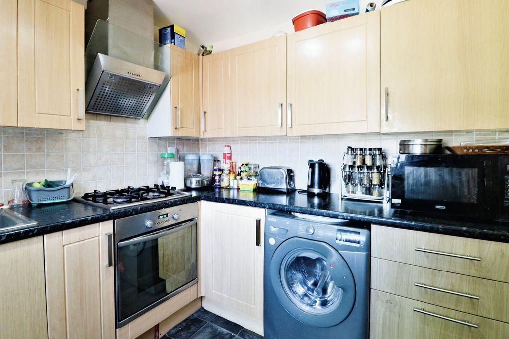 Property photo 3 of 8 Picture No. 05