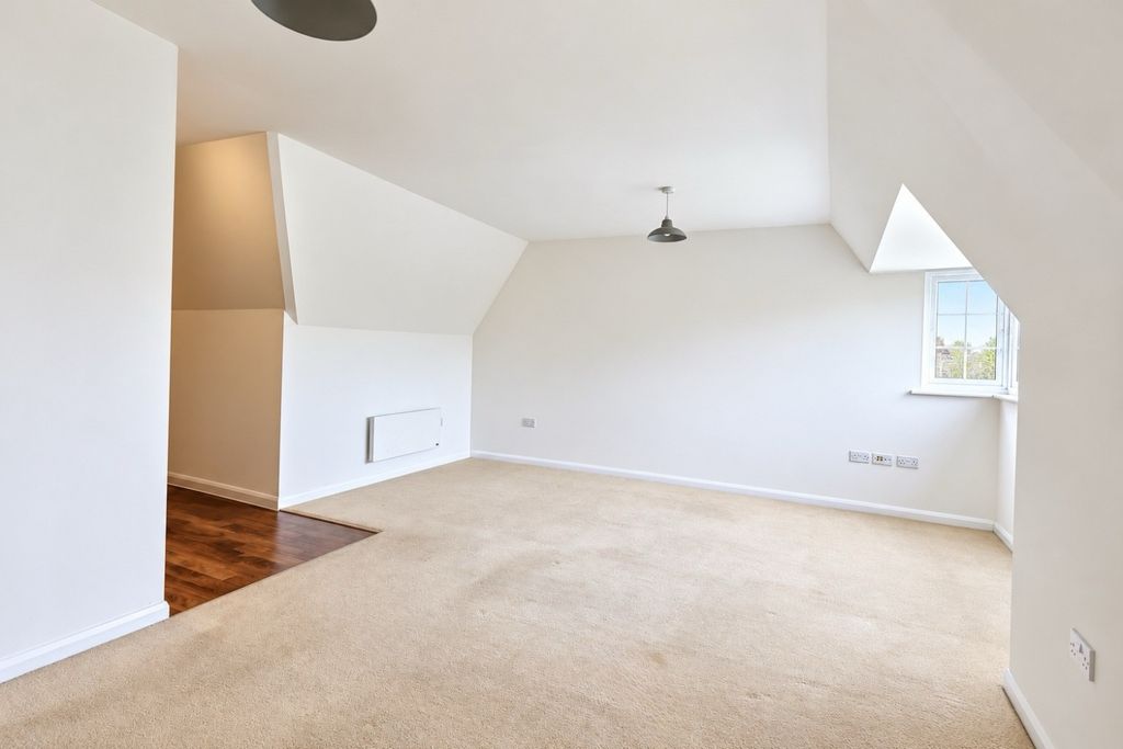Property photo 3 of 8 Img_1996