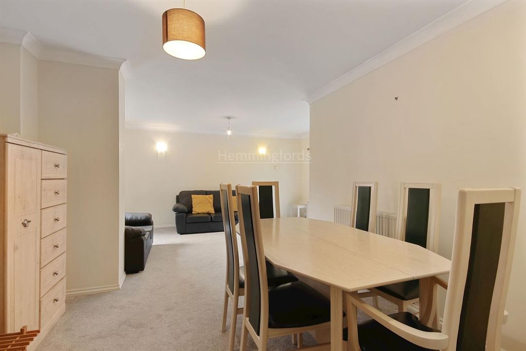 Property photo 3 of 16
