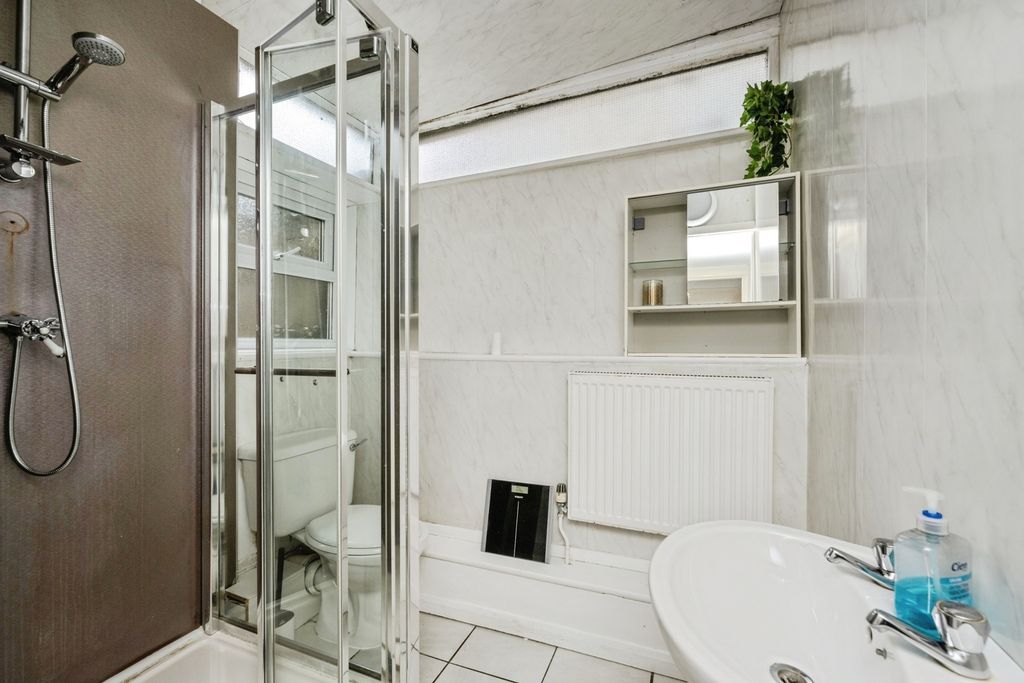 Property photo 3 of 17 Photo