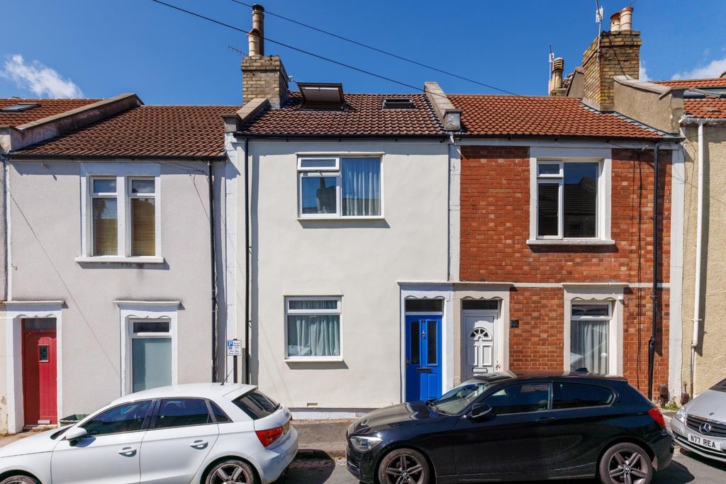 Property photo 2 of 20 25 Fairfield Place-30.Jpg
