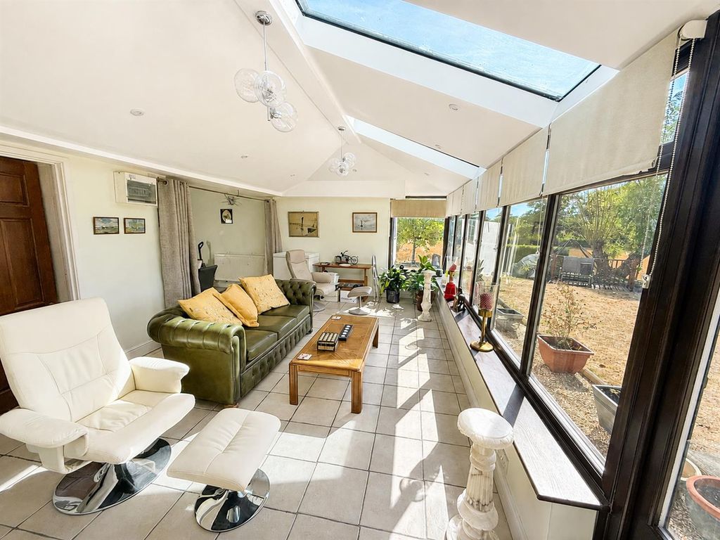 Property photo 2 of 32
