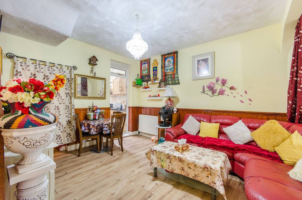Property photo 3 of 4