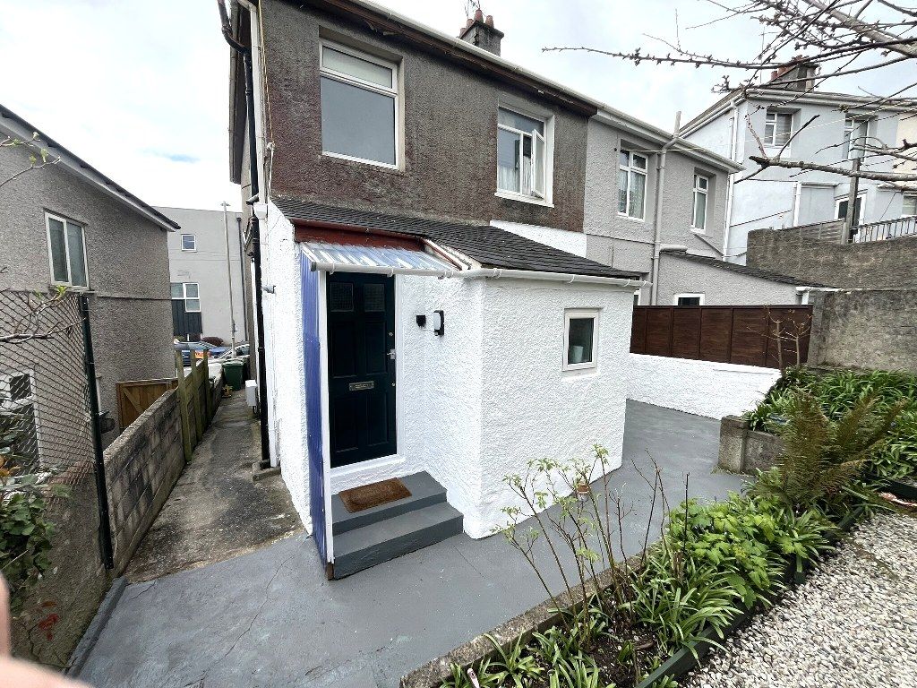 Property photo 1 of 6 Front View