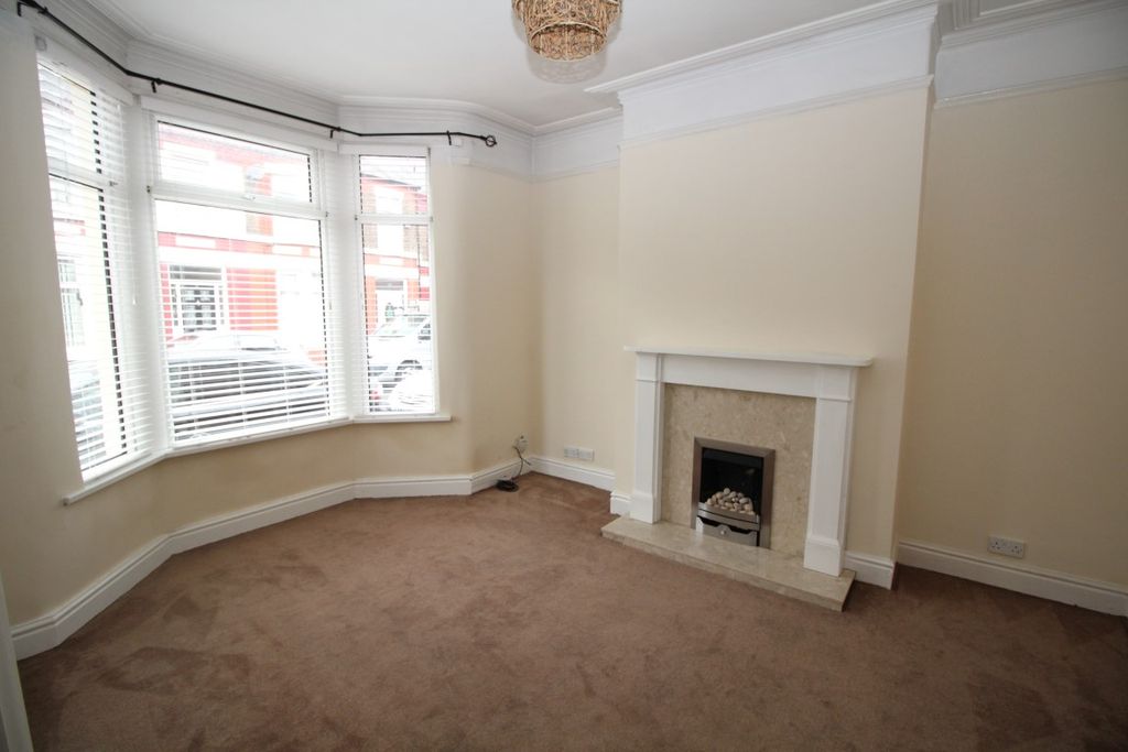 Property photo 3 of 10 Living Room