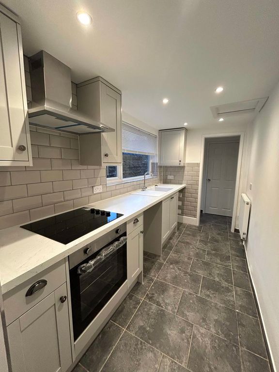 Property photo 1 of 12 Photo 8