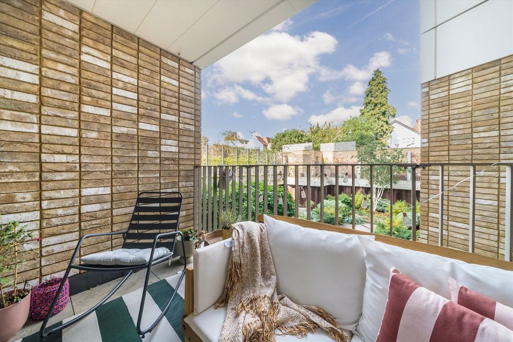 Property photo 2 of 6