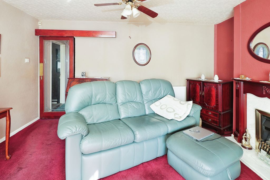 Property photo 3 of 17 Photography