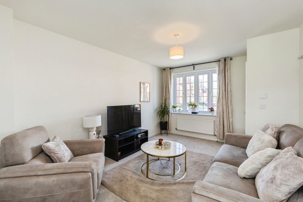 Property photo 2 of 16 Pbox-Img.Jpg