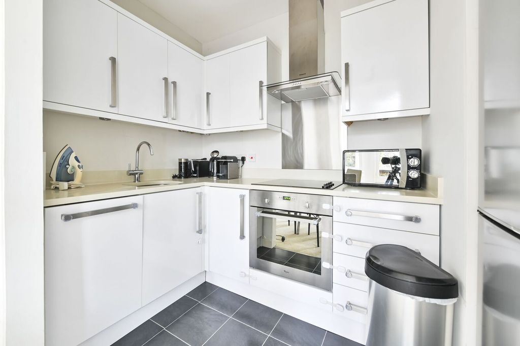 Property photo 3 of 14