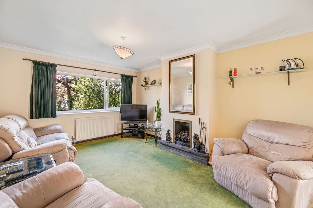 Property photo 2 of 21