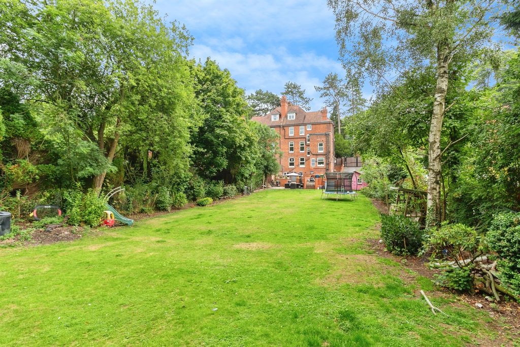 Property photo 2 of 17