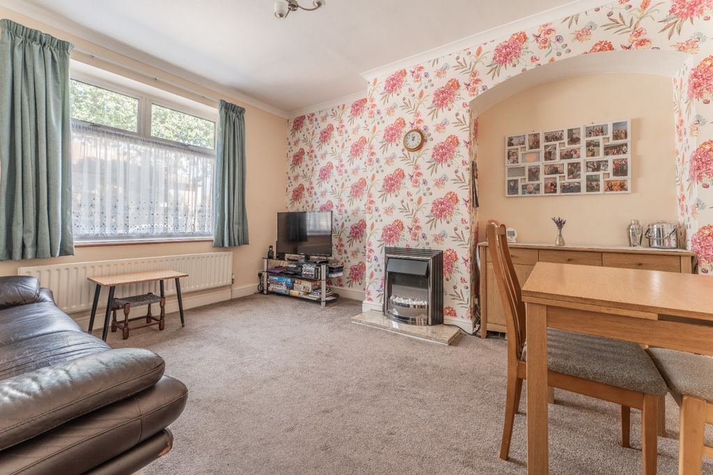 Property photo 2 of 12 5306532