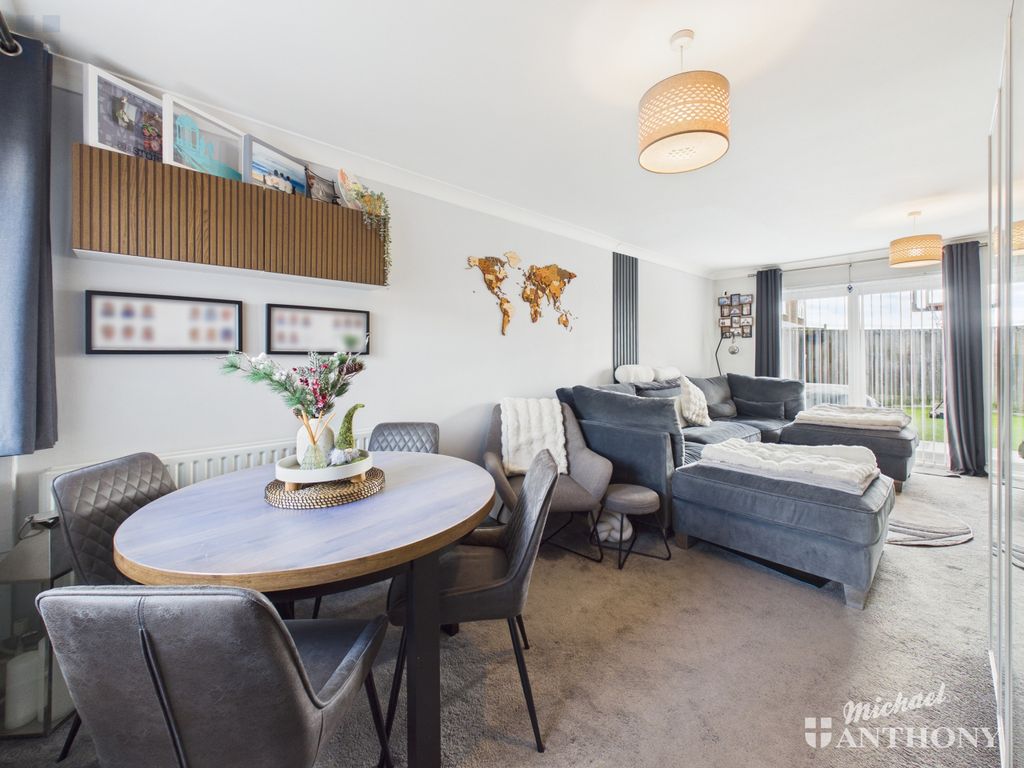 Property photo 3 of 20 Cam03852G0-Pr0563-Still006