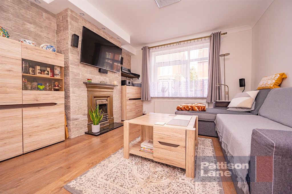 Property photo 1 of 9 Front