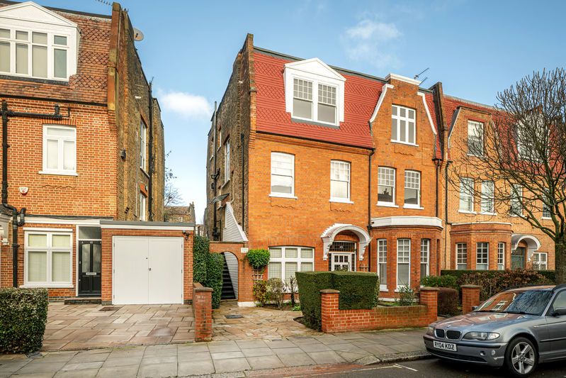 Property photo 3 of 11 Photo 2