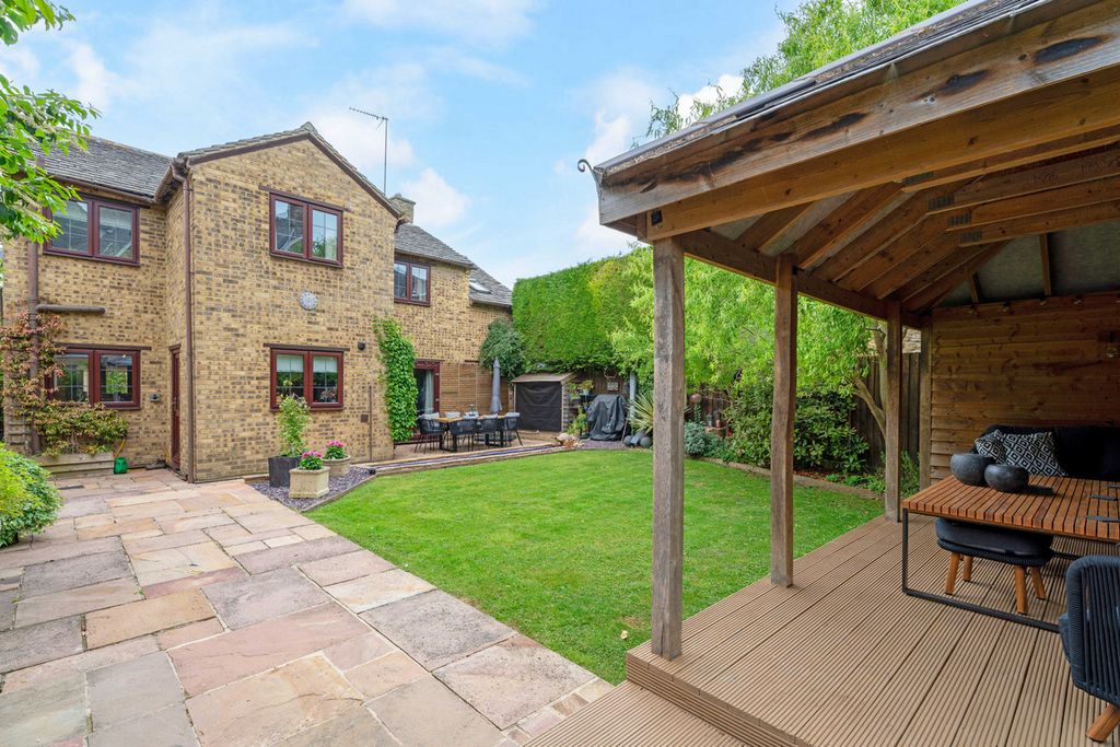 Property photo 1 of 35