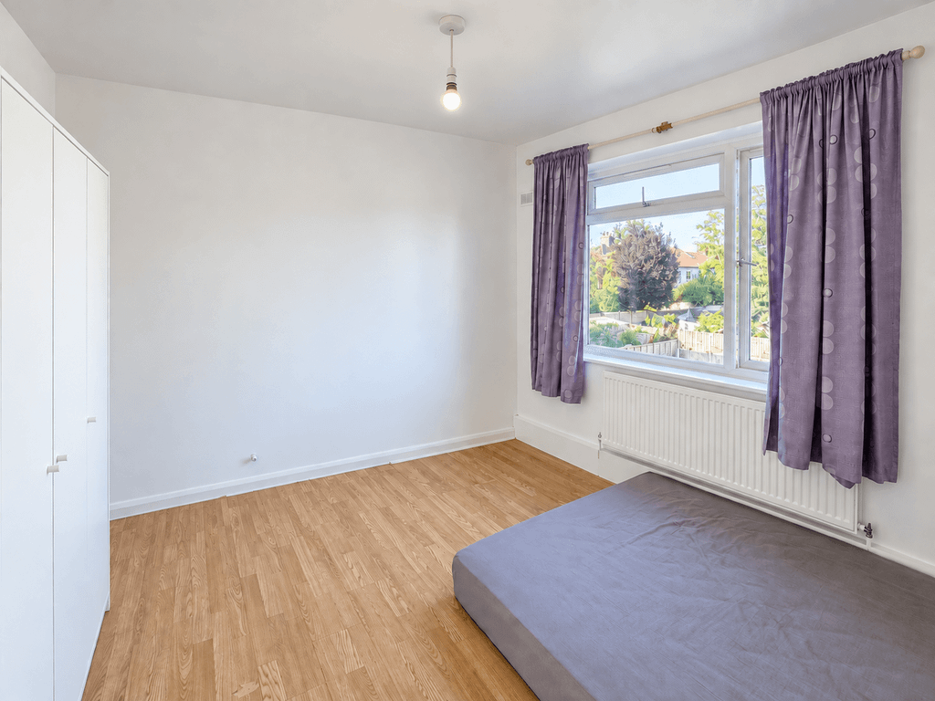 Property photo 1 of 6 2 Bed Flat To Rent