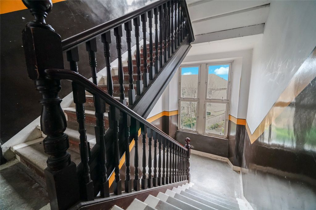 Property photo 2 of 21 Picture No. 02