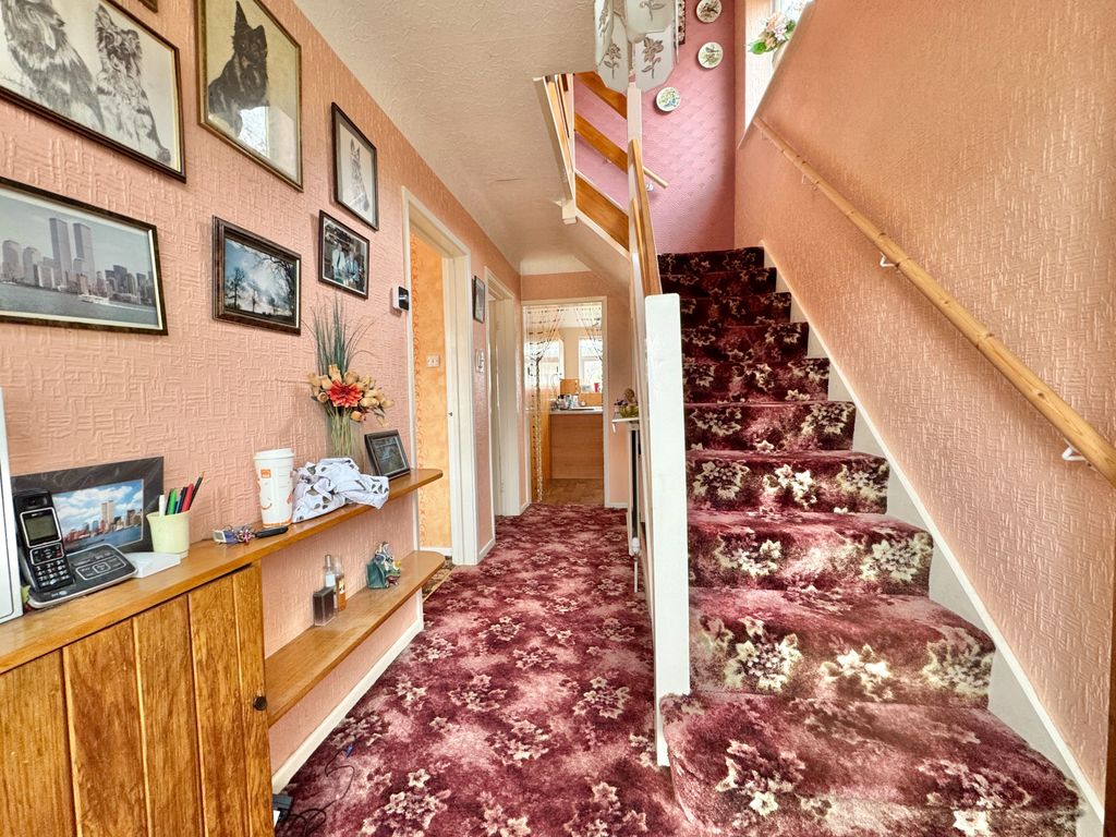 Property photo 2 of 35