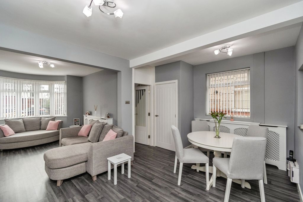 Property photo 2 of 19 Pbox-Img.Jpg