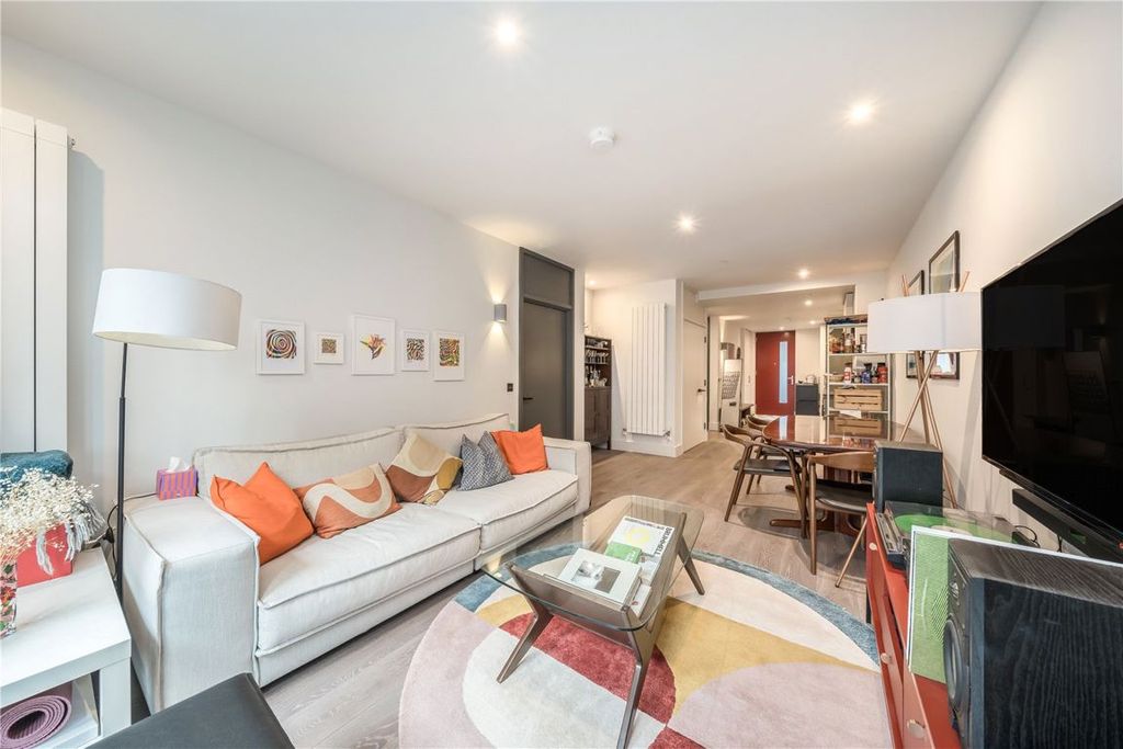 Property photo 3 of 11