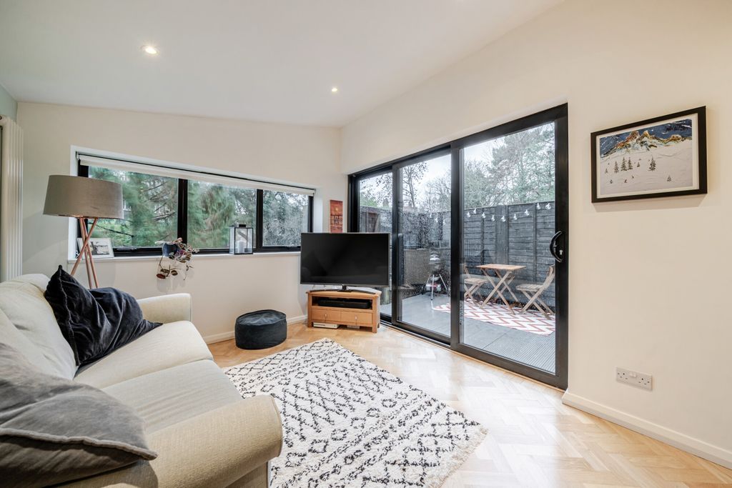 Property photo 3 of 16 Reception Room